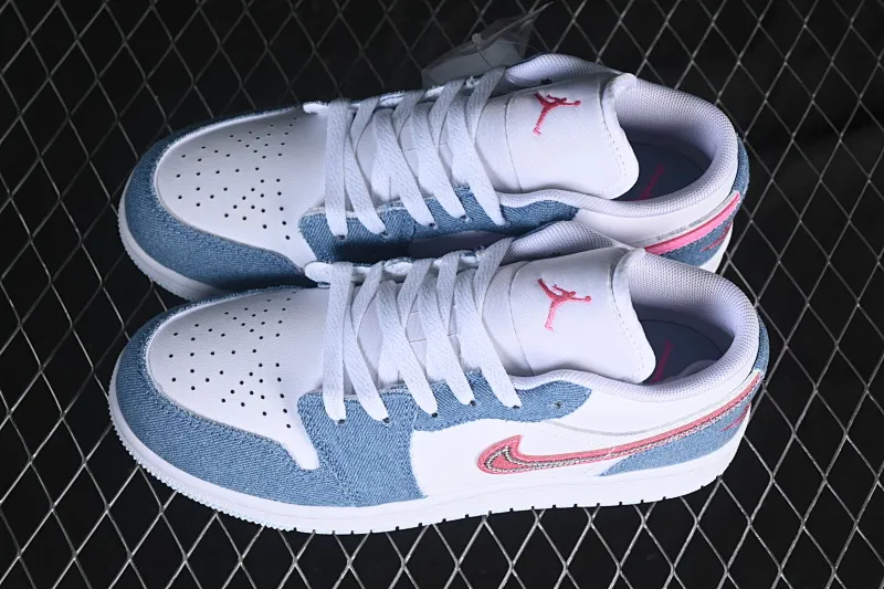 All categories Air Jordan Jordan series basketball shoes Air Jordan 1 Low Air Jordan 1 Low AJ1 Joe 1 white and blue denim pink diamond hook low-top casual sneakers HQ2001-400